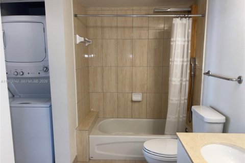 Condominio en venta en Miami, Florida, 1 dormitorio, 73.49 m2 № 1968474 - foto 15
