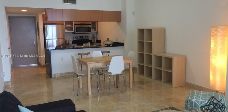 Кондоминиум с 1 спальней в Майами, Флорида № 1968474