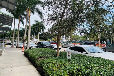 Condominio en venta en Miami, Florida, 1 dormitorio, 73.49 m2 № 1968474 - foto 29