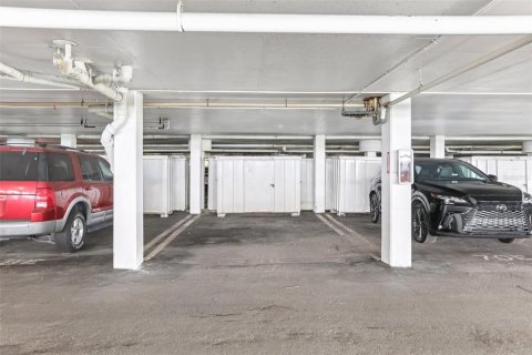 Купить кондоминиум в Трежер-Айленд, Флорида 5 комнат, 109.16м2, № 1801368 - фото 25