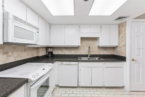 Купить кондоминиум в Трежер-Айленд, Флорида 5 комнат, 109.16м2, № 1801368 - фото 9