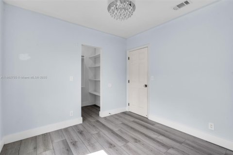 House in Sunrise, Florida 4 bedrooms, 155.98 sq.m. № 1890144 - photo 25