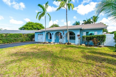 House in Sunrise, Florida 4 bedrooms, 155.98 sq.m. № 1890144 - photo 3