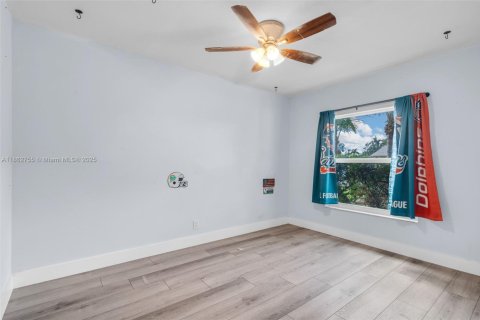 House in Sunrise, Florida 4 bedrooms, 155.98 sq.m. № 1890144 - photo 14