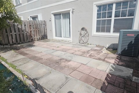 Adosado en alquiler en Miramar, Florida, 3 dormitorios, 141.4 m2 № 1939104 - foto 21