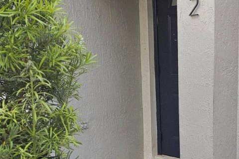 Adosado en alquiler en Miramar, Florida, 3 dormitorios, 141.4 m2 № 1939104 - foto 1