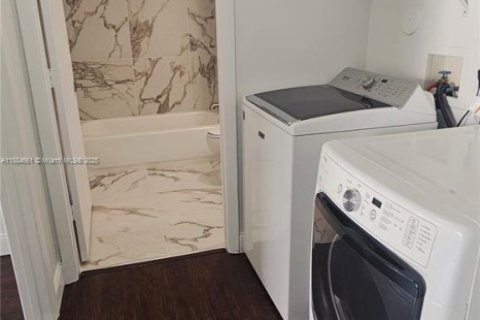 Adosado en alquiler en Miramar, Florida, 3 dormitorios, 141.4 m2 № 1939104 - foto 15