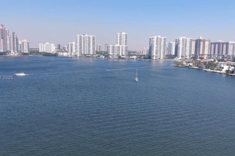 Condominio en venta en Sunny Isles Beach, Florida, 2 dormitorios, 116.59 m2 № 1746048 - foto 26