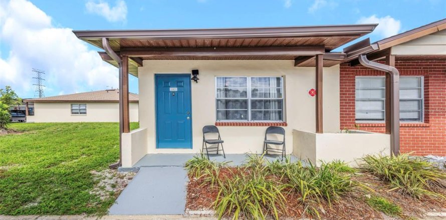 House in Clearwater, Florida 1 bedroom, 55.09 sq.m. № 2113883
