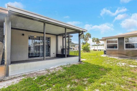 House in Clearwater, Florida 1 bedroom, 55.09 sq.m. № 2113883 - photo 29