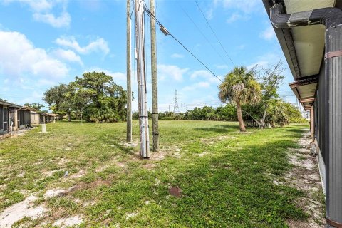 House in Clearwater, Florida 1 bedroom, 55.09 sq.m. № 2113883 - photo 26