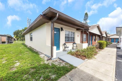 House in Clearwater, Florida 1 bedroom, 55.09 sq.m. № 2113883 - photo 2