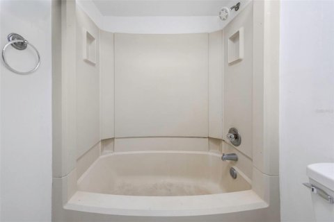 House in Clearwater, Florida 1 bedroom, 55.09 sq.m. № 2113883 - photo 17