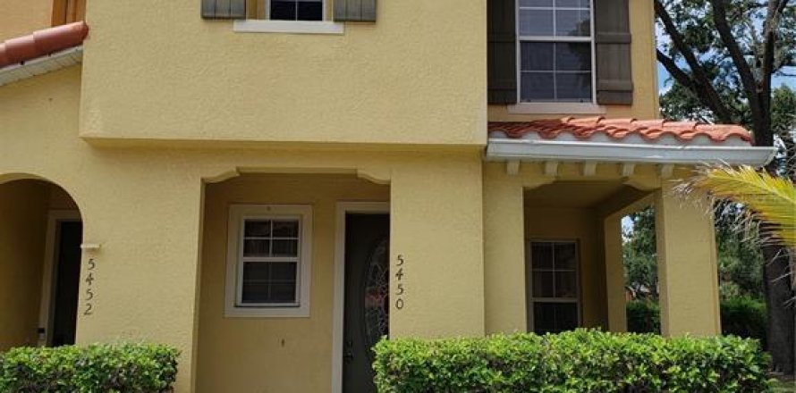 Adosado en Kissimmee, Florida 3 dormitorios, 148.18 m2 № 1800645