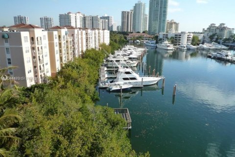 Condo in Aventura, Florida, 1 bedroom № 2187688 - photo 3