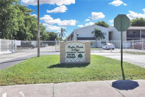 Condo à Cutler Bay, Floride, 2 chambres  № 2080079