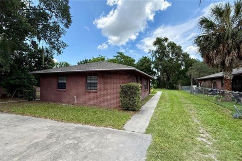 Apartment in Leesburg, Florida 2 bedrooms, 84.73 sq.m. № 2396496