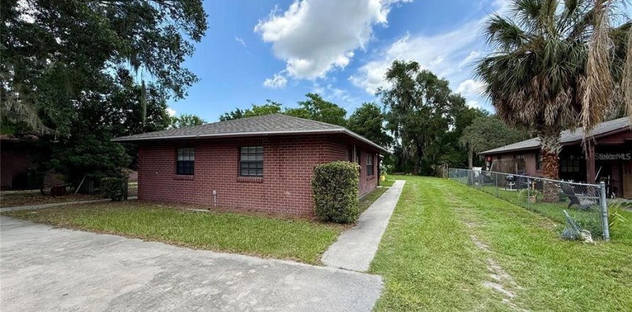 Apartment in Leesburg, Florida 2 bedrooms, 84.73 sq.m. № 2396496