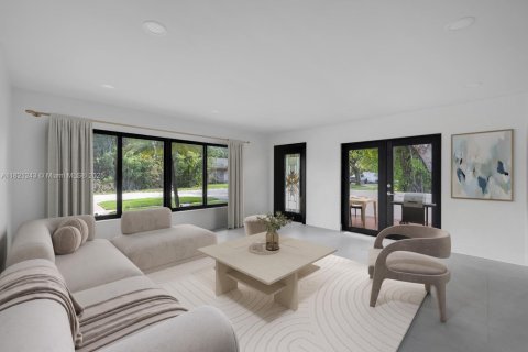 House in Miami Shores, Florida 3 bedrooms, 163.32 sq.m. № 1796982 - photo 4