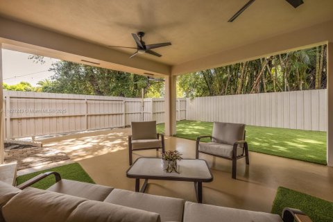 House in Miami Shores, Florida 3 bedrooms, 163.32 sq.m. № 1796982 - photo 26