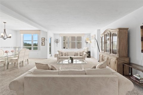 Condo in Miami Beach, Florida, 1 bedroom  № 1828731 - photo 8