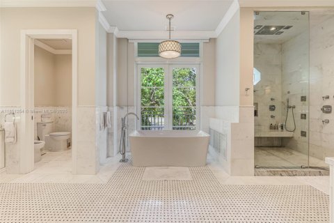 Villa ou maison à vendre à Pinecrest, Floride: 8 chambres, 1080.08 m2 № 1871769 - photo 22