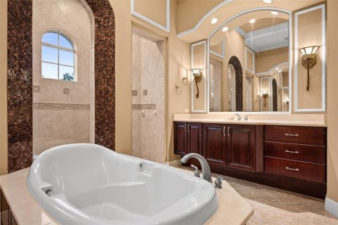 Casa en venta en Tampa, Florida, 4 dormitorios, 400.5 m2 № 2425333 - foto 24