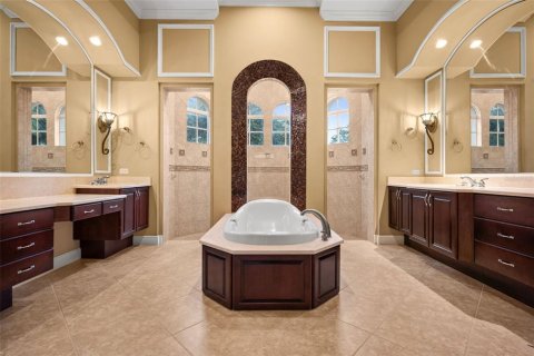 Casa en venta en Tampa, Florida, 4 dormitorios, 400.5 m2 № 2425333 - foto 21