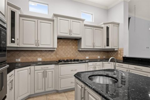 Casa en venta en Tampa, Florida, 4 dormitorios, 400.5 m2 № 2425333 - foto 12