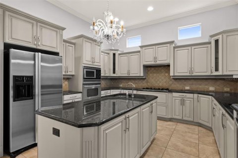 Casa en venta en Tampa, Florida, 4 dormitorios, 400.5 m2 № 2425333 - foto 10
