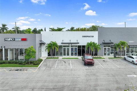 Immobilier commercial à vendre à Pembroke Park, Floride № 2016842 - photo 5