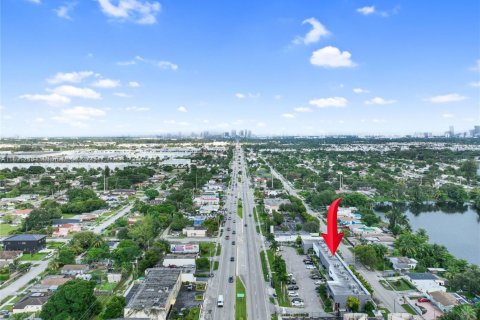 Immobilier commercial à vendre à Pembroke Park, Floride № 2016842 - photo 3