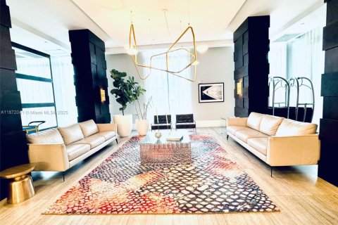 Condo in Hollywood, Florida, 2 bedrooms  № 1920224 - photo 19