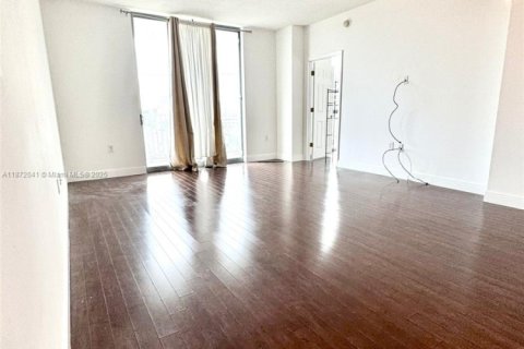 Condo in Hollywood, Florida, 2 bedrooms  № 1920224 - photo 5