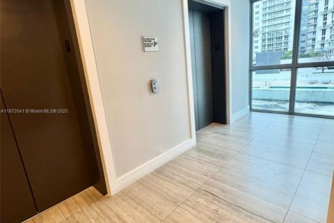Condo in Hollywood, Florida, 2 bedrooms  № 1920224 - photo 25