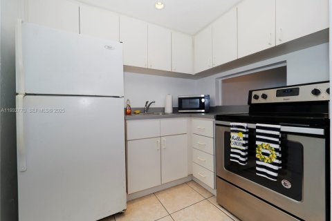 Condo in Aventura, Florida, 1 bedroom № 2152458 - photo 7