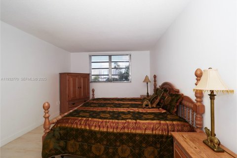Condo in Aventura, Florida, 1 bedroom № 2152458 - photo 19