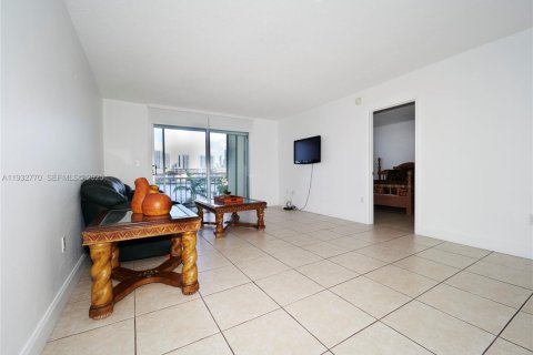 Condo in Aventura, Florida, 1 bedroom № 2152458 - photo 10