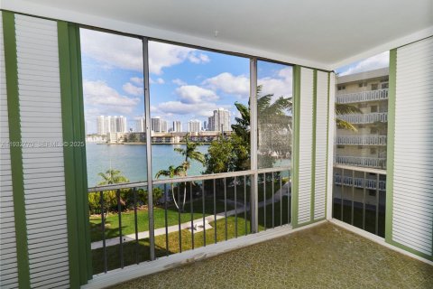 Condo in Aventura, Florida, 1 bedroom № 2152458 - photo 27