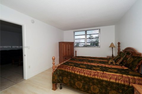 Condo in Aventura, Florida, 1 bedroom № 2152458 - photo 17