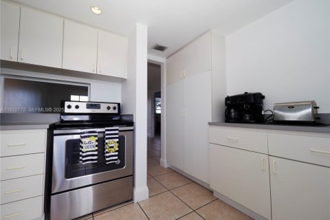 Condo in Aventura, Florida, 1 bedroom № 2152458 - photo 6