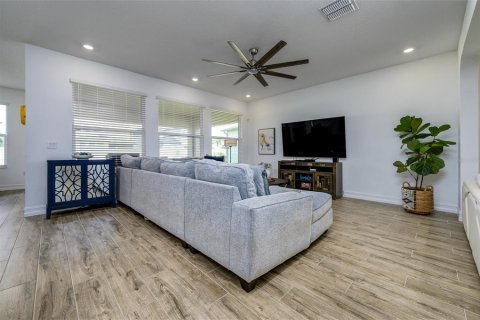 Villa ou maison à vendre à Wesley Chapel, Floride: 5 chambres, 339 m2 № 1740370 - photo 16