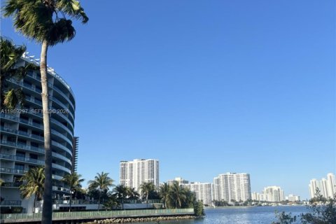 Купить кондоминиум в Авентура, Флорида 2 спальни, 110.65м2, № 2051772 - фото 30