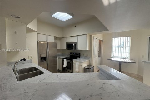 Купить кондоминиум в Авентура, Флорида 2 спальни, 110.65м2, № 2051772 - фото 9