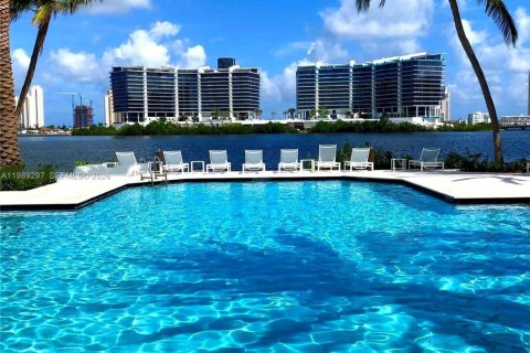 Кондоминиум с 2 спальнями в Авентура, Флорида № 2051772