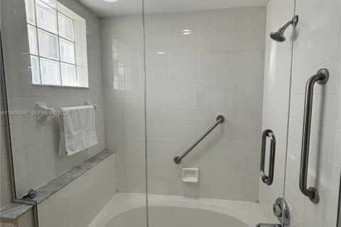 Купить кондоминиум в Авентура, Флорида 2 спальни, 110.65м2, № 2051772 - фото 27