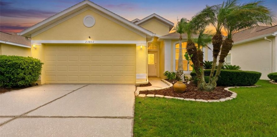 Casa en Land O' Lakes, Florida 2 dormitorios, 144.46 m2 № 2107470
