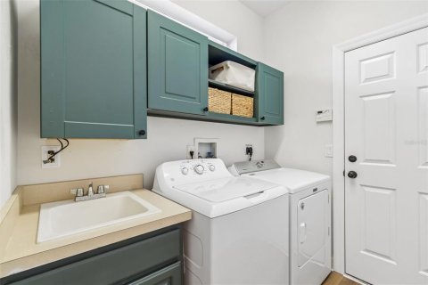 House in Dade City, Florida 2 bedrooms, 165.64 sq.m. № 2147746 - photo 23