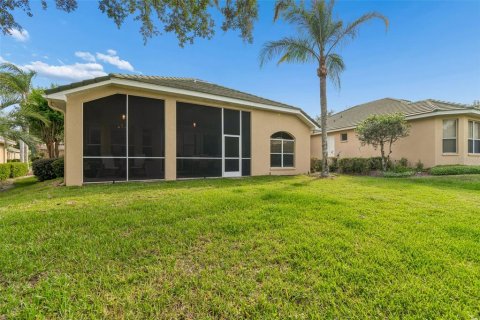 House in Dade City, Florida 2 bedrooms, 165.64 sq.m. № 2147746 - photo 5