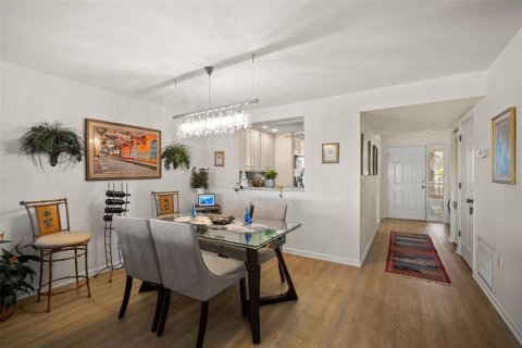 Condo in Bradenton, Florida, 2 bedrooms  № 1585728 - photo 10